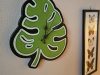 Monstera Clock
